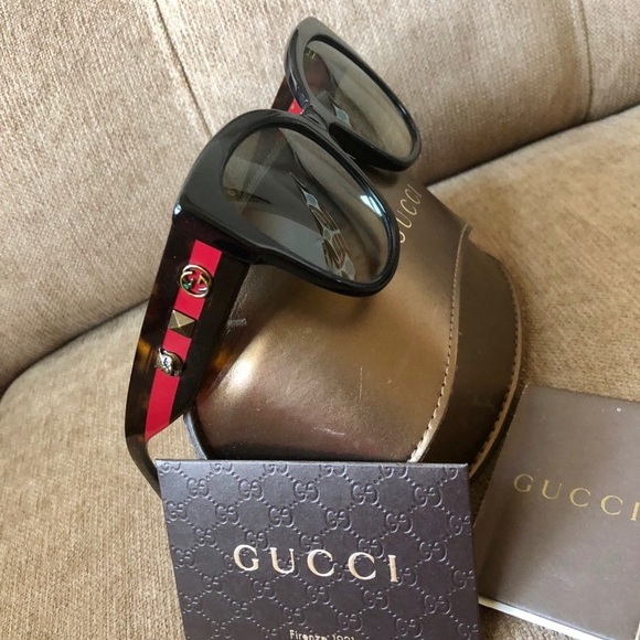 NEW GUCCI SUNGLASSES 😎 - Picture 1 of 6